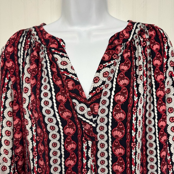 Crown & Ivy Curvy Top - Size 2X - Picture 3 of 7